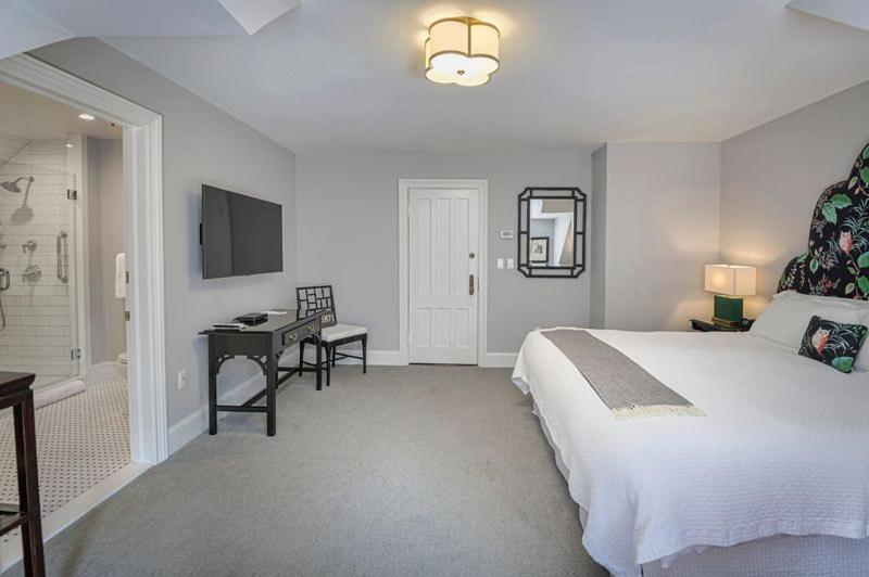 The West Lane Inn Ridgefield Room photo