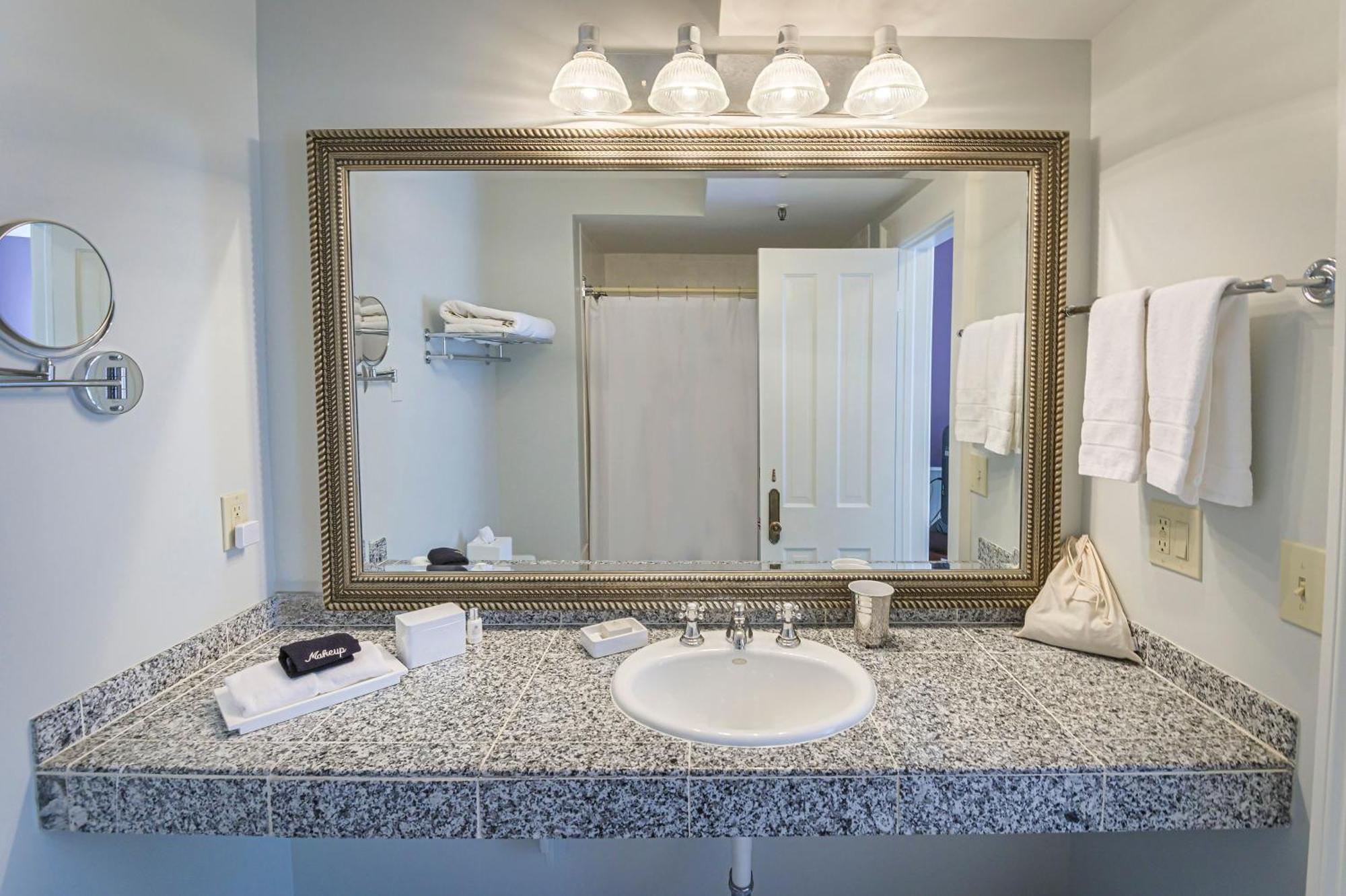The West Lane Inn Ridgefield Room photo