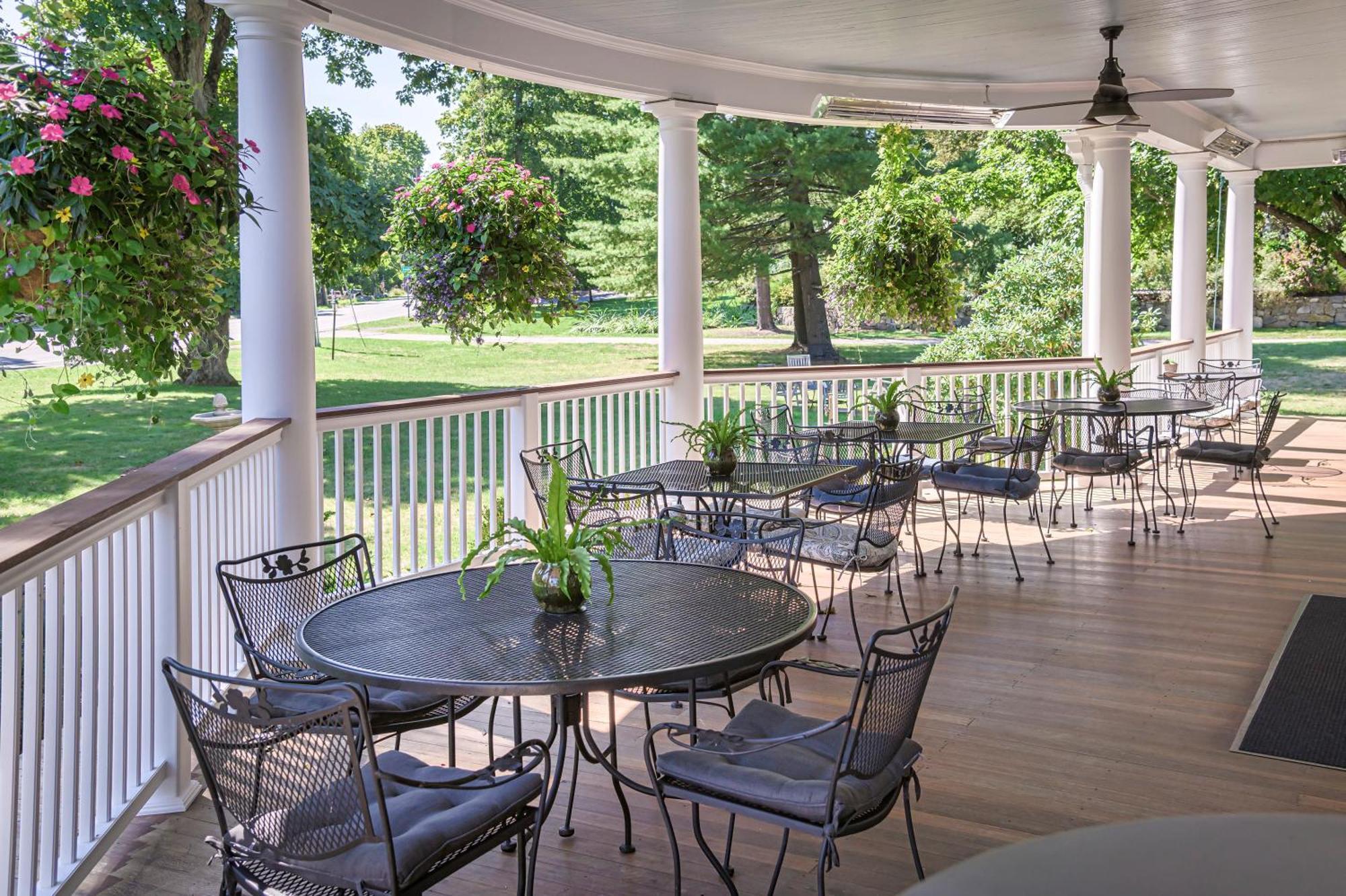 The West Lane Inn Ridgefield Exterior photo